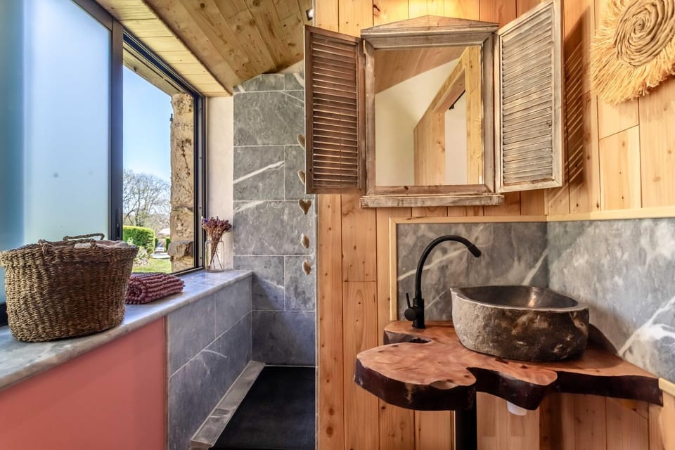 La chambre d Adèle Bed and Breakfast in Nouvelle-Aquitaine
