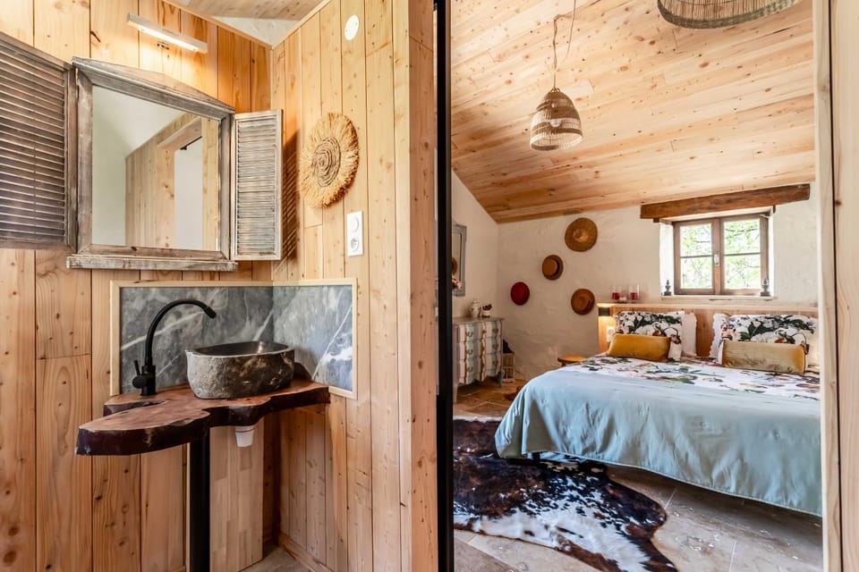 La chambre d Adèle Bed and Breakfast in Nouvelle-Aquitaine
