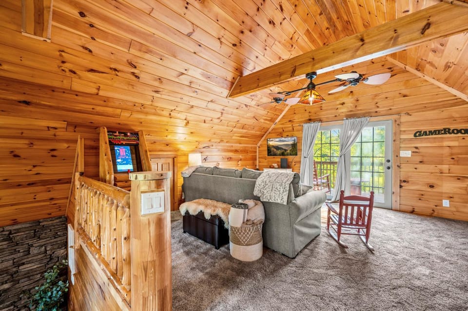Majestic Elk Hideaway by Avada Properties House in Sevierville