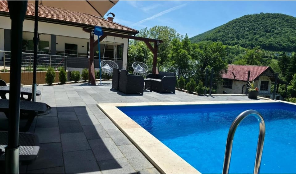 Swimming pool, sunbed