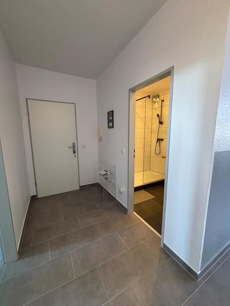 Moderne 3,5 Zimmer 85m2 & Balkon Wohnung Apartment in Duisburg