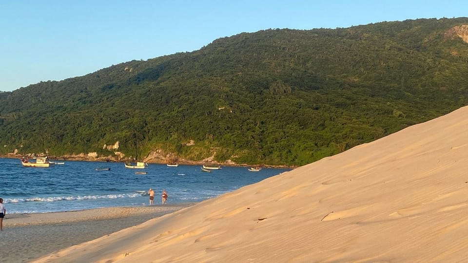 Caminhe 150 m até a praia, volte p/piscina e quiosque com churrasqueira House in Florianopolis
