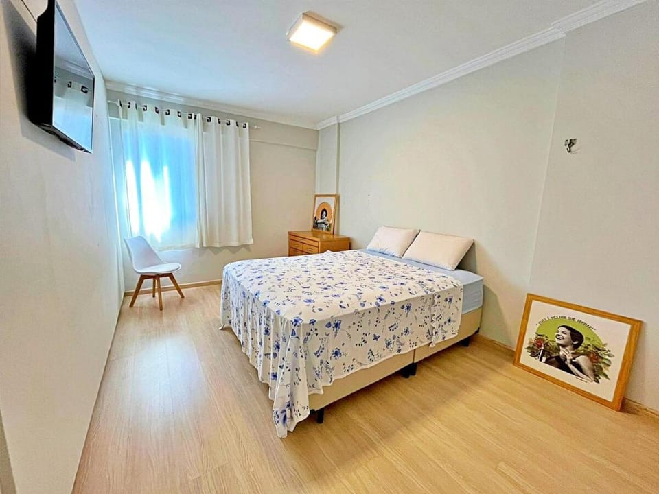 TV and multimedia, Photo of the whole room, Bedroom