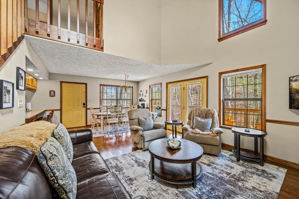 Lazy Dayz by Avada Properties House in Pigeon Forge