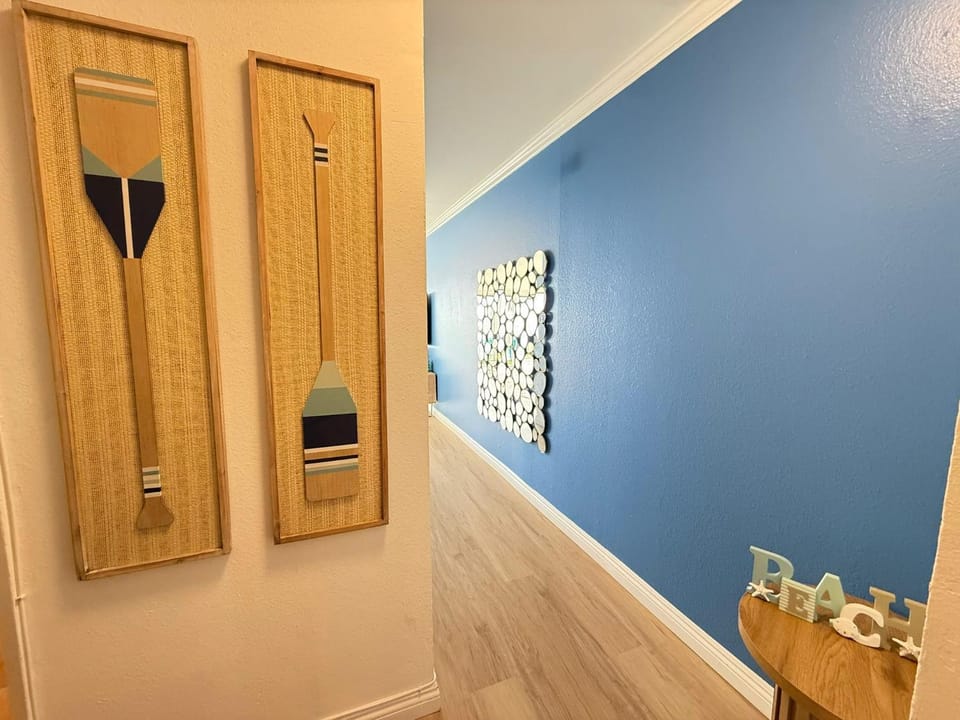 Redondo Oceanfront Gem 2BR BA Balcony & Parking 335 Apartment in Redondo Beach