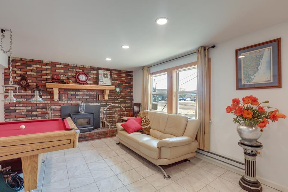Deck & Dock: Home in Little Egg Harbor Township House in Galloway