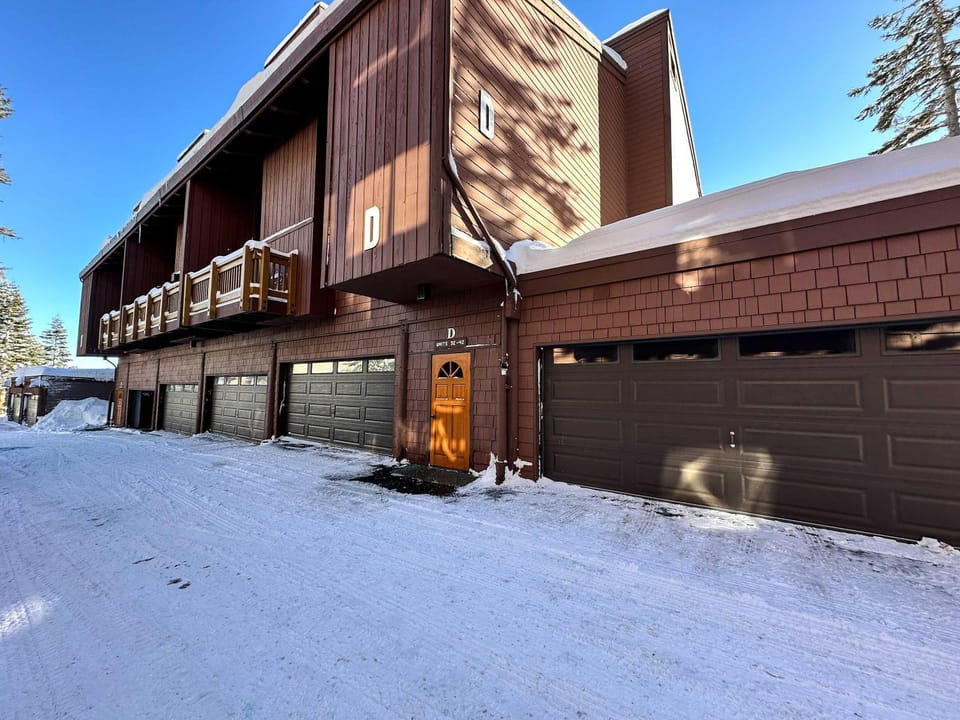 Cozy Cabin for 6 - Near Canyon Lodge & Slopes Cabin in Mammoth Lakes