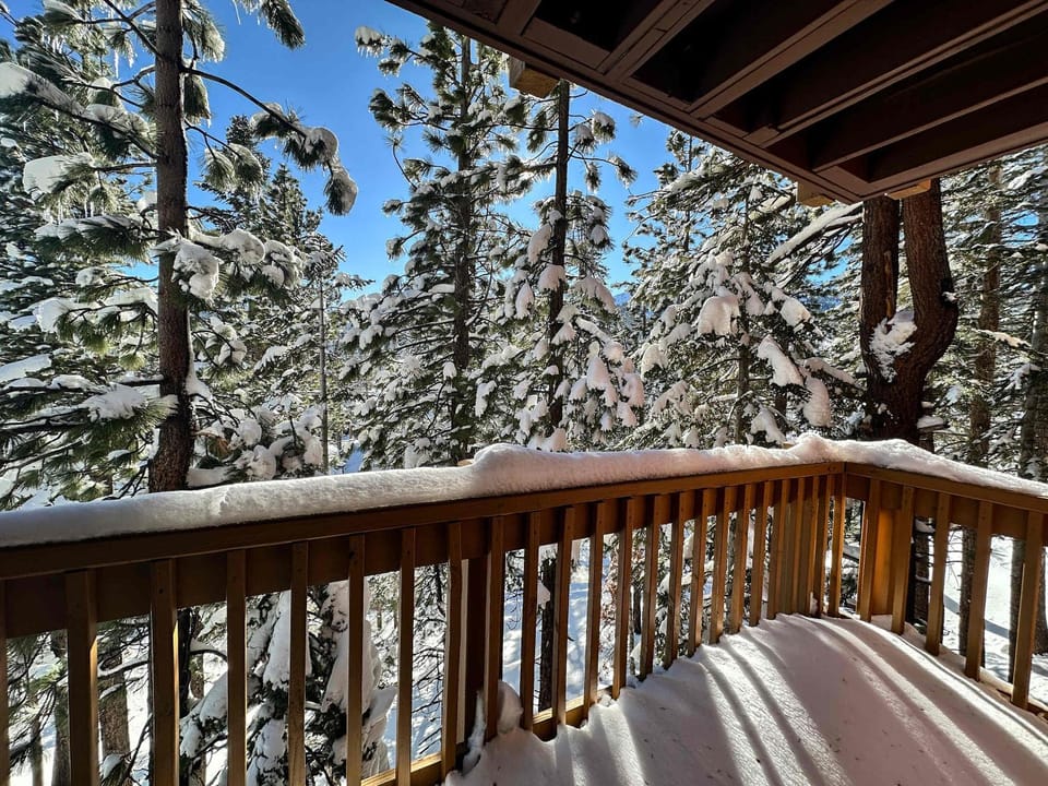 Cozy Cabin for 6 - Near Canyon Lodge & Slopes Cabin in Mammoth Lakes