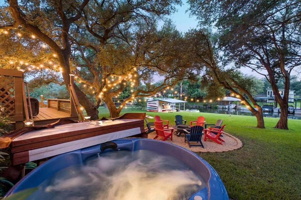 Waterside Dream - Waterfront Home on Lake LBJ House in Kingsland