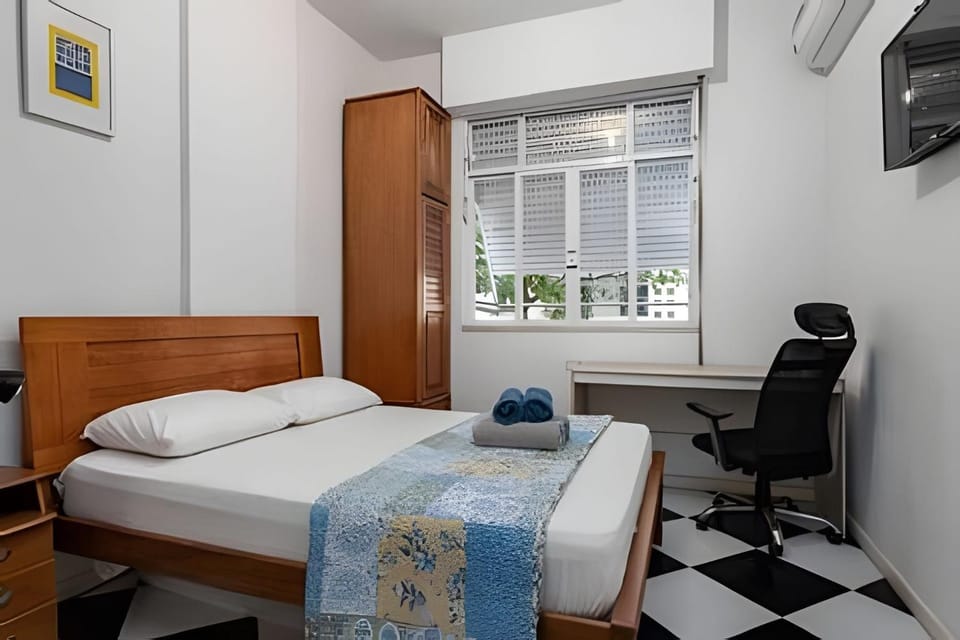 50 meters from Copacabana-between Ipanema Arpoador Apartment in Rio de Janeiro