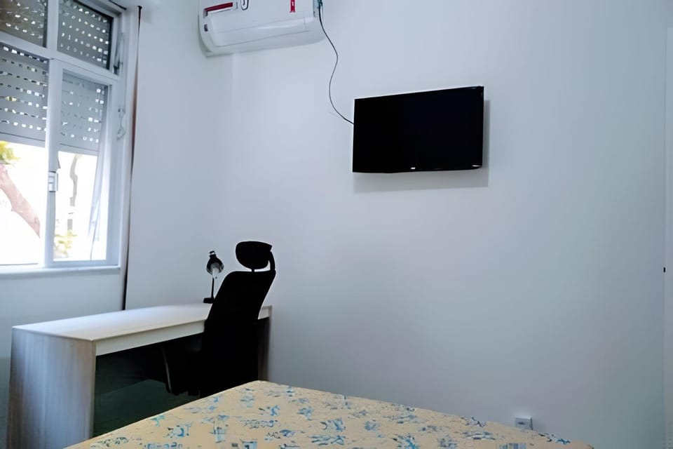 50 meters from Copacabana-between Ipanema Arpoador Apartment in Rio de Janeiro