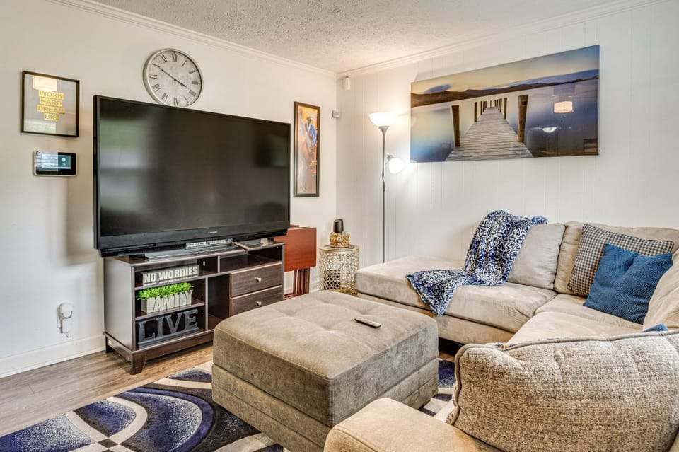 8 Mi to Dtwn Indianapolis Family Home with Yard! House in Pike Township