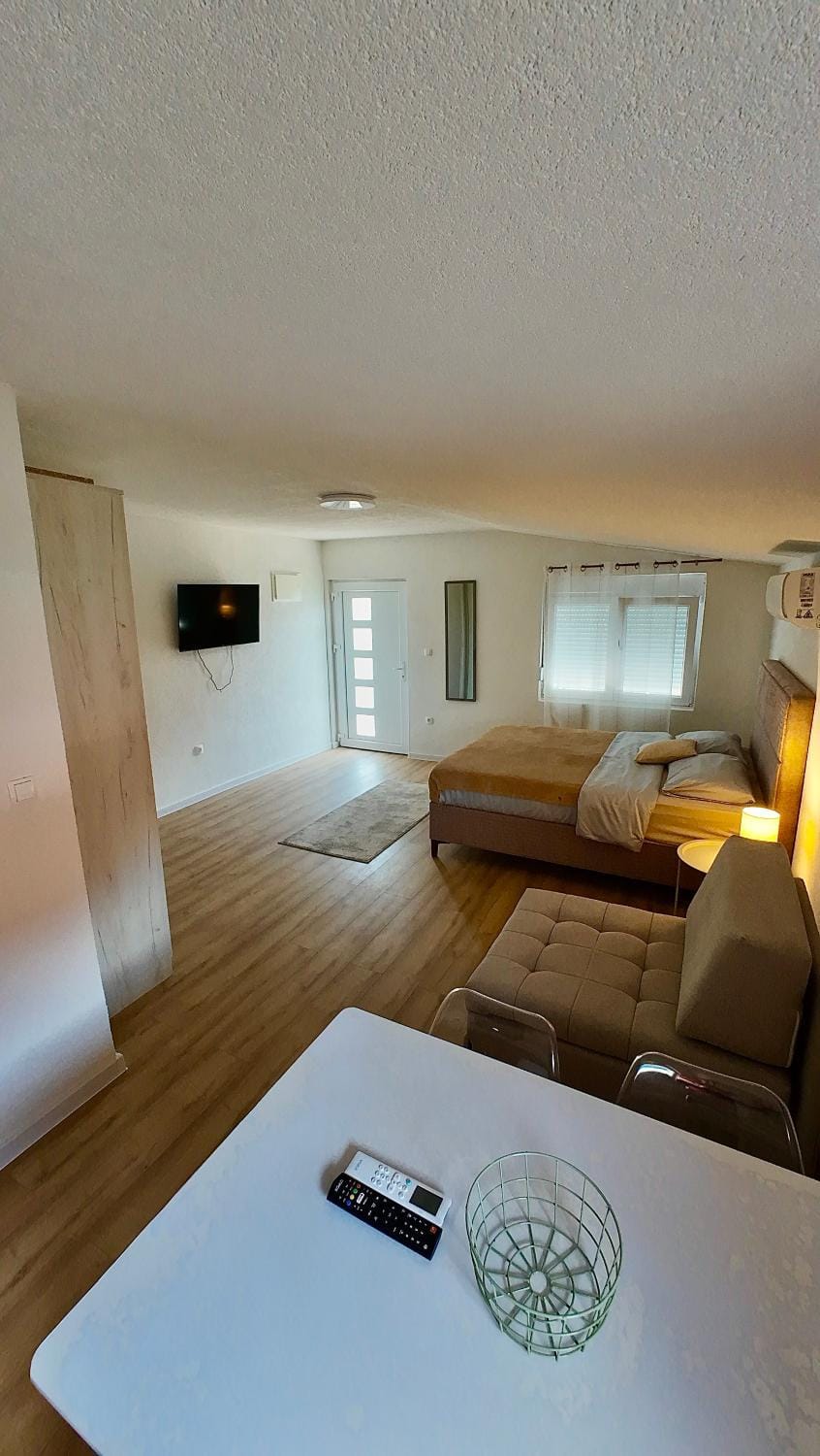 Living room, Photo of the whole room