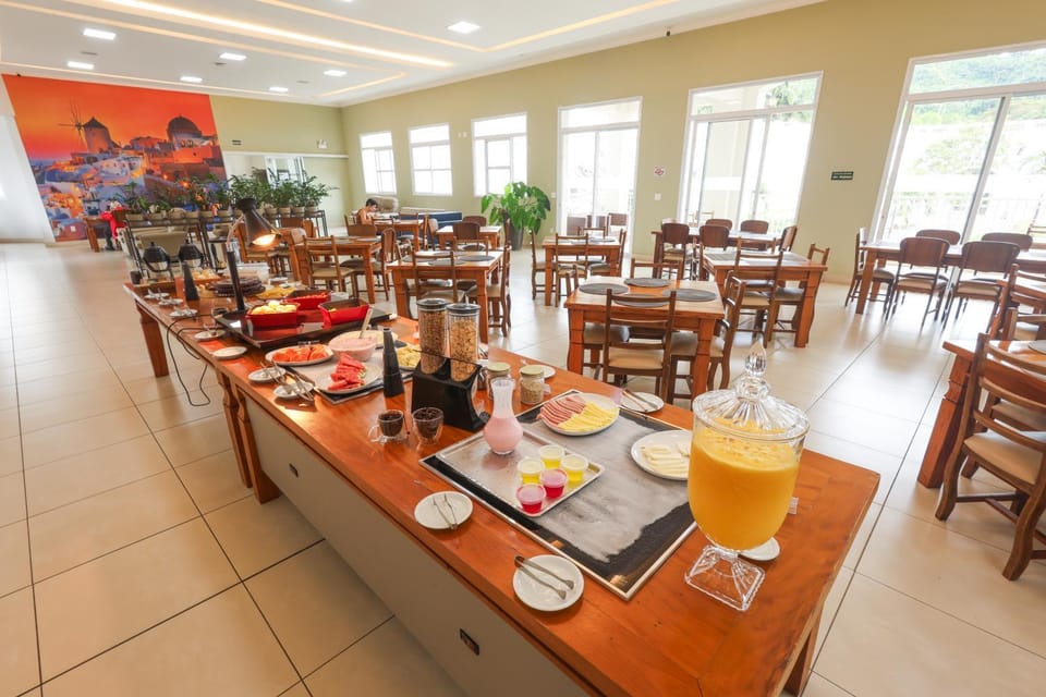 Restaurant/places to eat, Food and drinks, Food, Breakfast, Buffet breakfast, Drinks