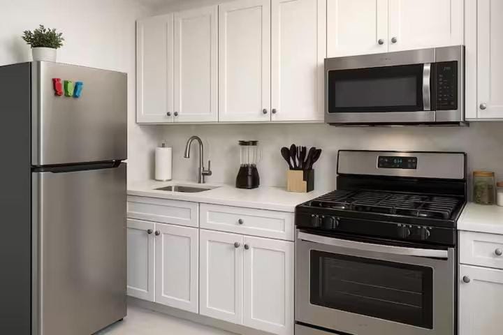 Coffee/tea facilities, Kitchen or kitchenette, dishwasher, oven, stove, toaster