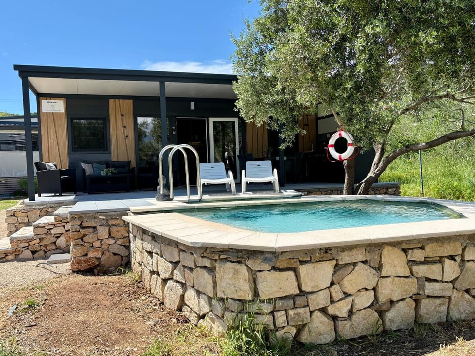 Balcony/Terrace, Swimming pool