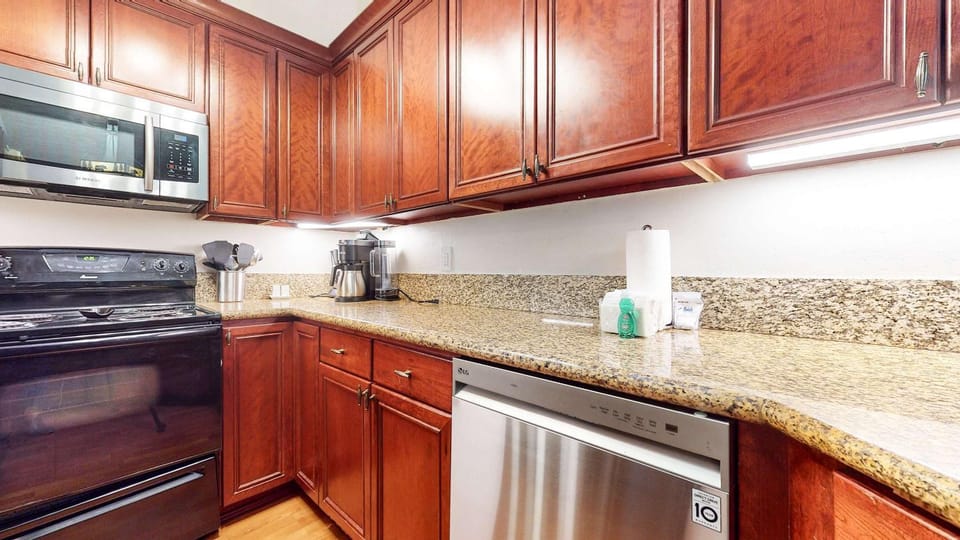 Mountain Chateau Retreat - Desirable Resort 4 BDR House in Mammoth Lakes