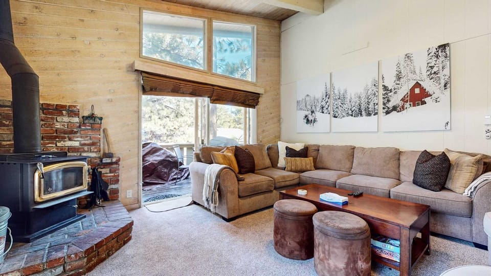 Mountain Chateau Retreat - Desirable Resort 4 BDR House in Mammoth Lakes