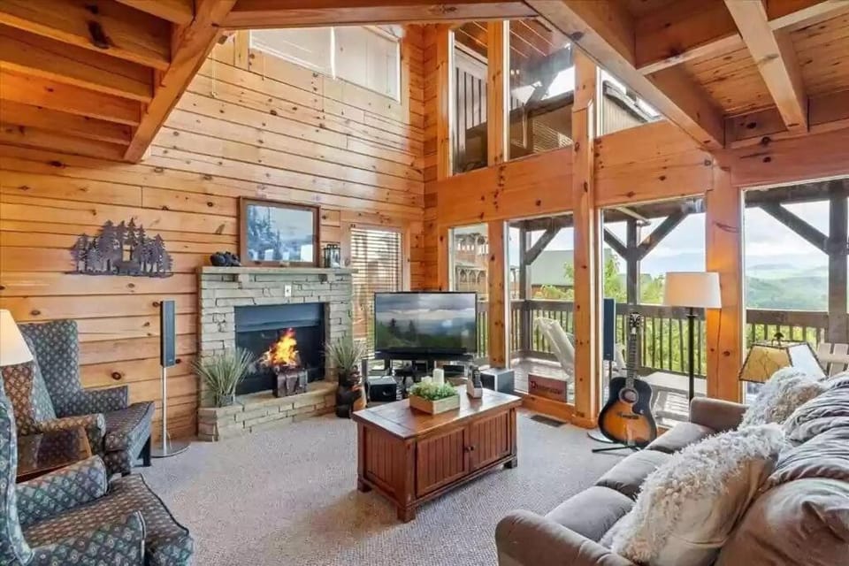 Heavenly Peak Lodge by Avada Properties House in Pigeon Forge