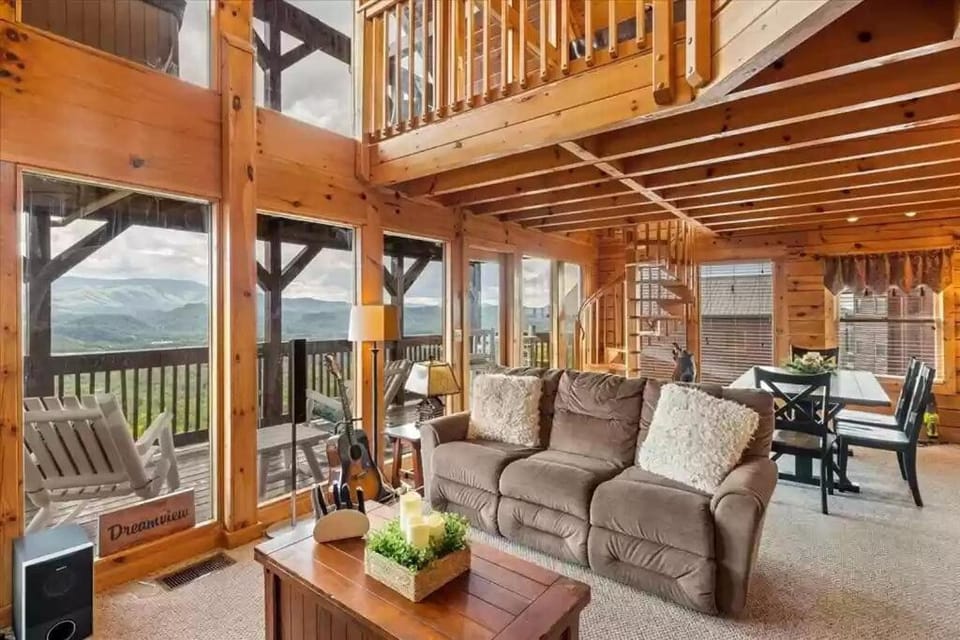 Heavenly Peak Lodge by Avada Properties House in Pigeon Forge