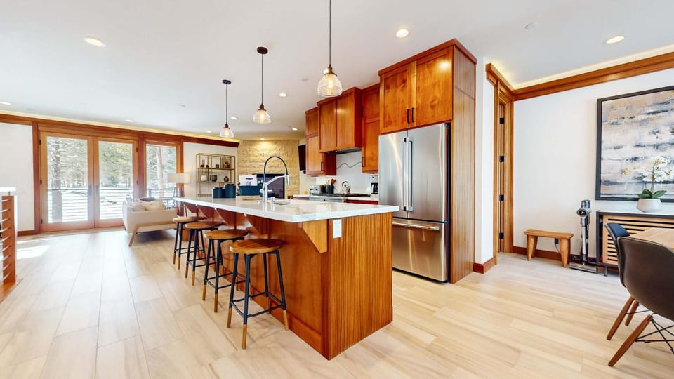 Obsidian Ski & Golf Villa - 3 BDR Prime Location House in Mammoth Lakes