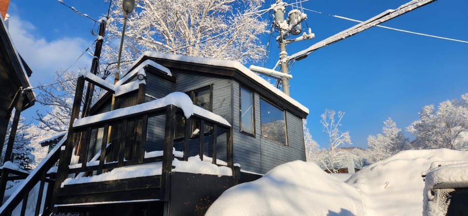 Freeride Backpackers Lodge Niseko Nature lodge in Niseko