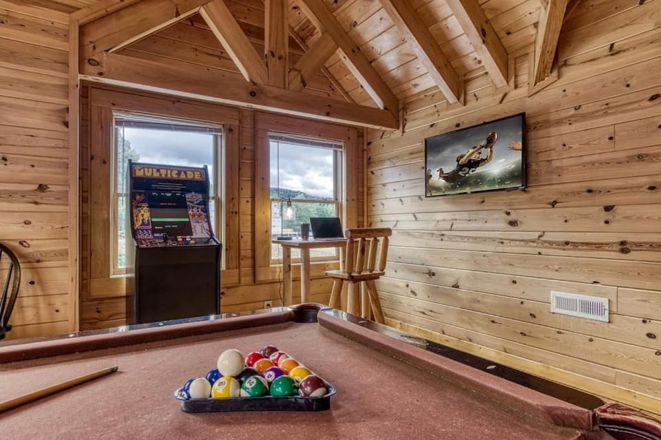 Groundhog Heaven by Avada Properties House in Pigeon Forge