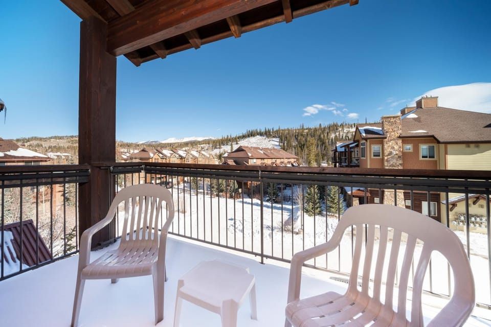 Day, Winter, Balcony/Terrace, Seating area, Mountain view, furniture