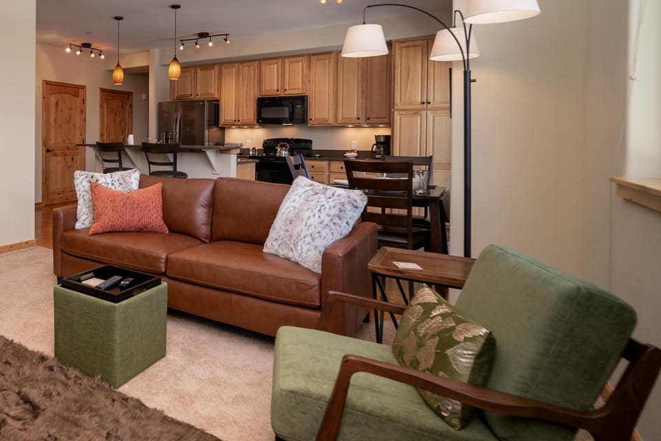 Kitchen or kitchenette, Living room, Seating area, Dining area, furniture