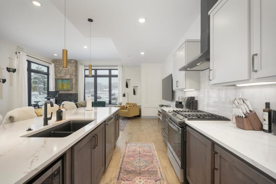 Kitchen or kitchenette, Living room, fireplace, furniture, oven, stove, kitchen