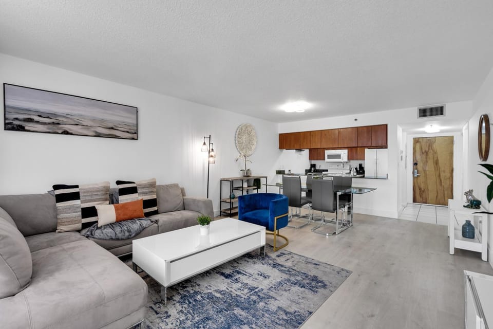 Elegant 1 BR Retreat in Brickell With Free Parking Apartment in Brickell