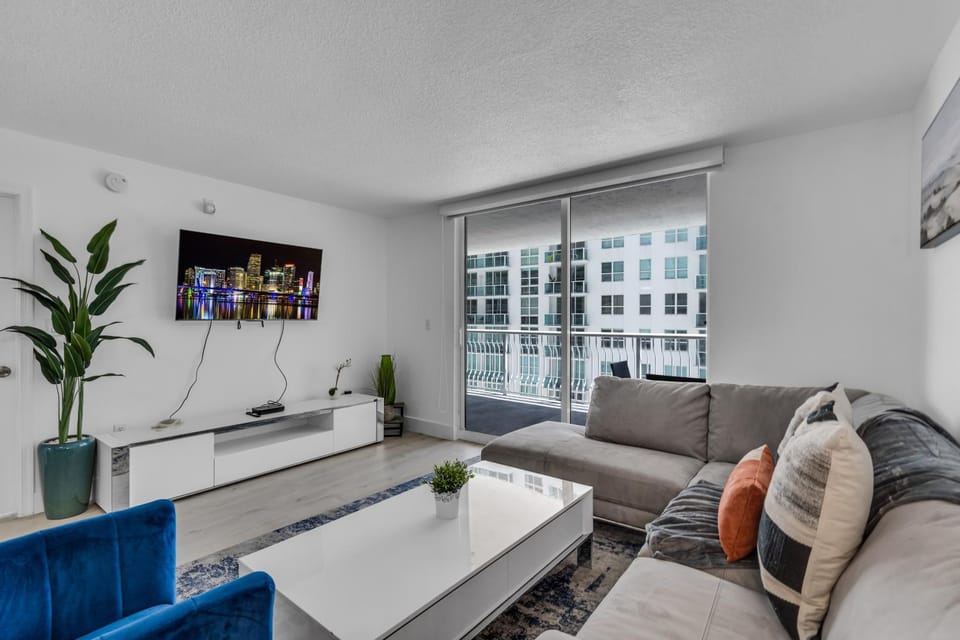 Elegant 1 BR Retreat in Brickell With Free Parking Apartment in Brickell