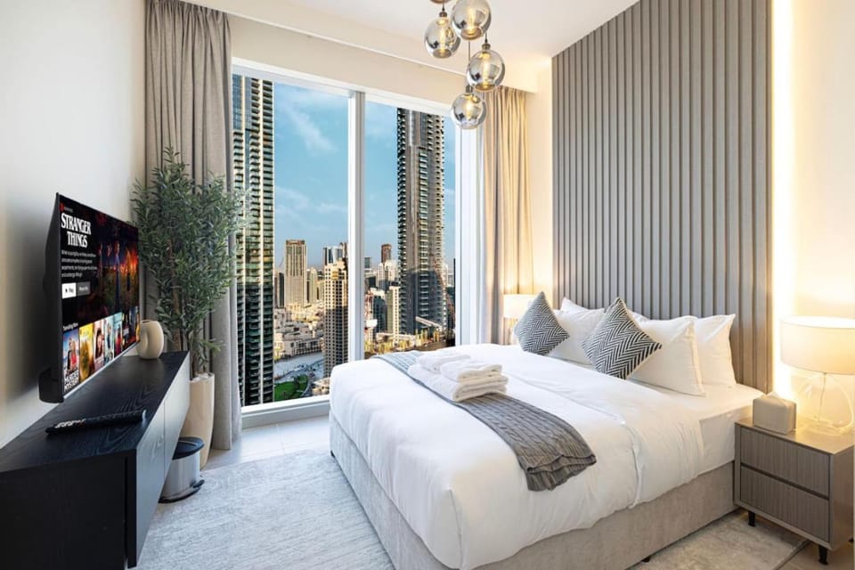Mahogany 8 - 4BR 14PAX - Burj Khalifa View Central Apartment in Dubai