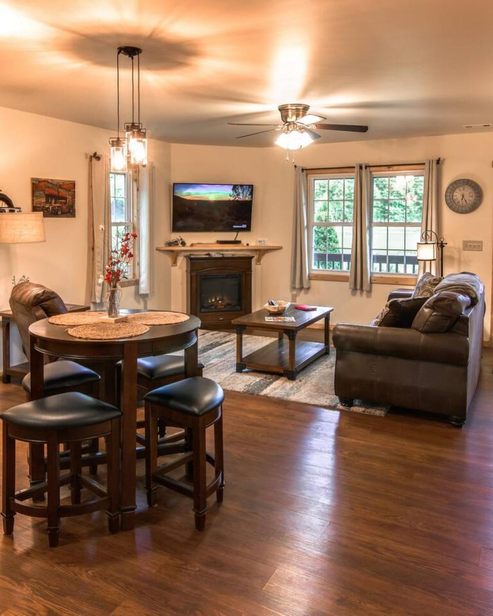 Smoky Mountain Basecamp Just 5 Mins to Harrah Casino House in Swain County