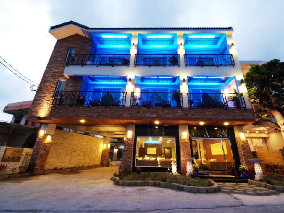 Property building, Facade/entrance