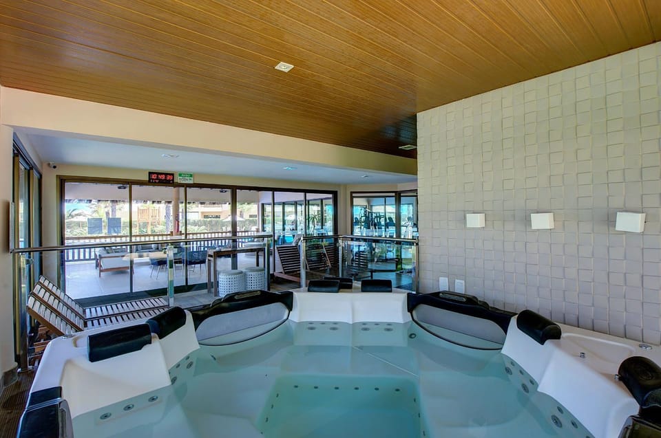 Hot Tub, Hot Tub