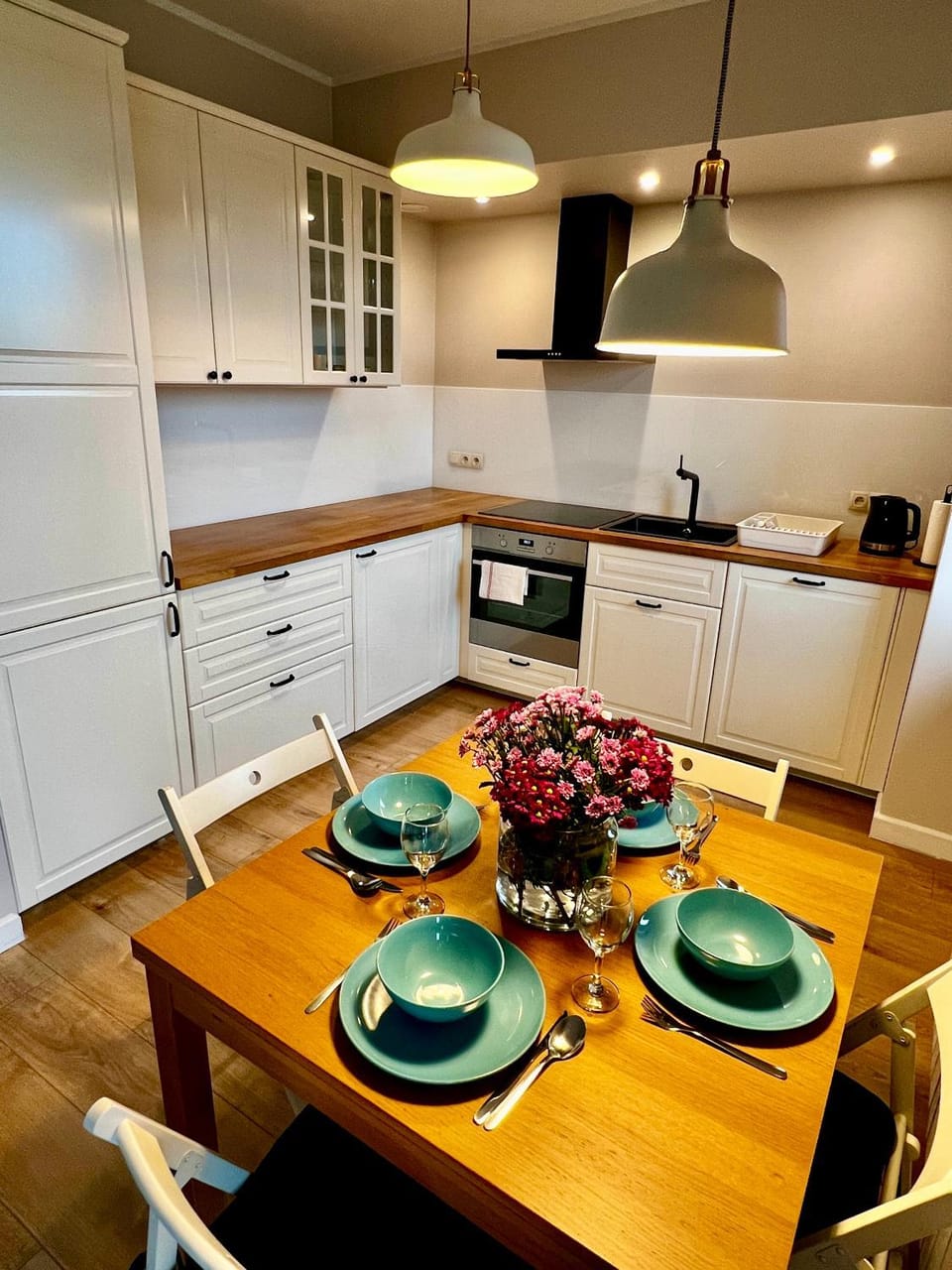 Kitchen or kitchenette, Dining area, dishwasher, stove