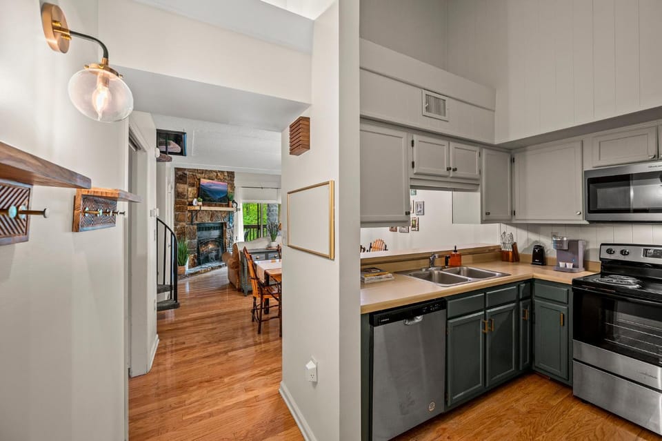 Gracious Oasis by Avada Properties House in Gatlinburg