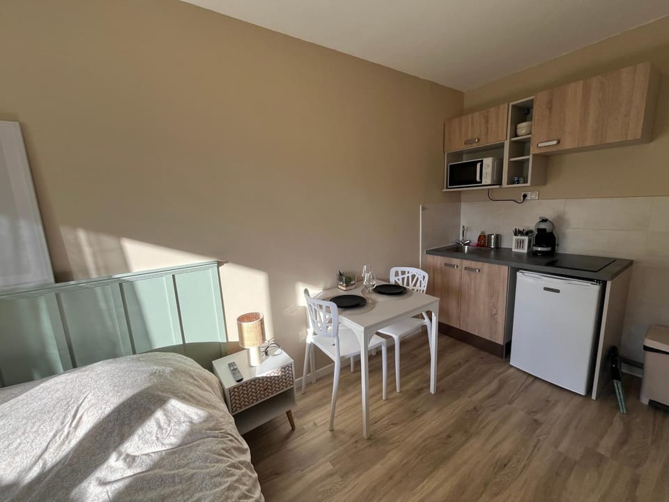 Mini studio privatif Vacation rental in Provence-Alpes-Côte d'Azur