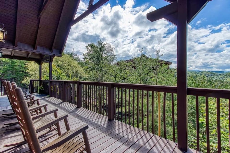 Goldilocks Cottage by Avada Properties House in Sevier County