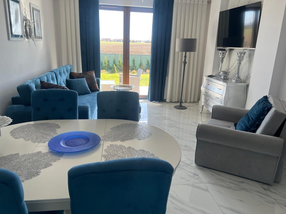 Apartament Cyprian De LUX z ogrodem Apartment in Pomeranian Voivodeship