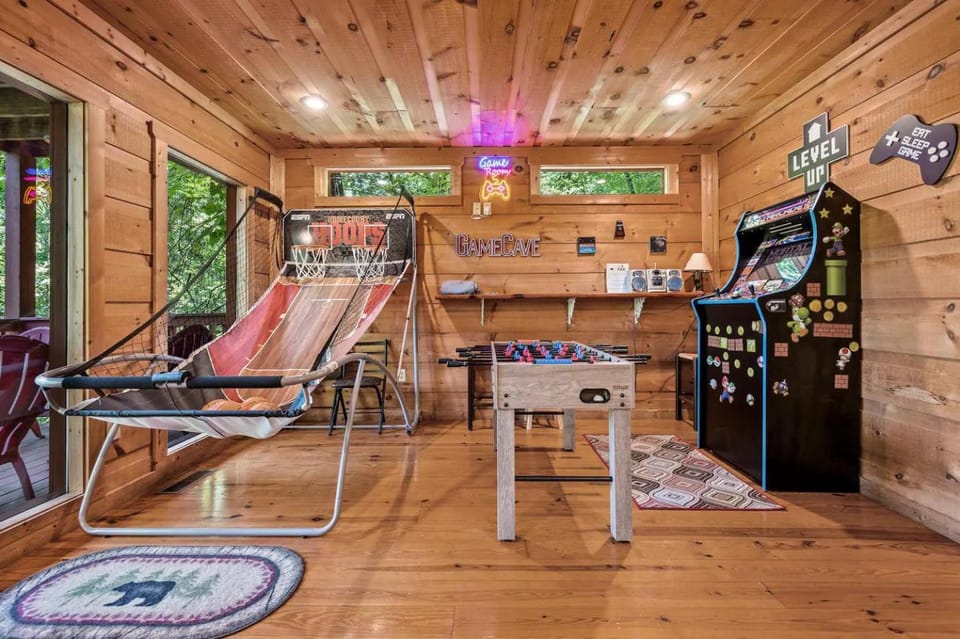 Friends in High Places 2 by Avada Properties House in Gatlinburg