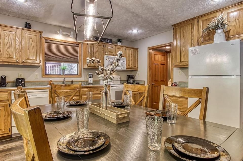Foxes Den by Avada Properties House in Pigeon Forge