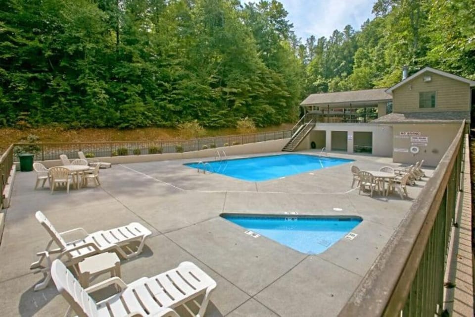 Foxes Den by Avada Properties House in Pigeon Forge