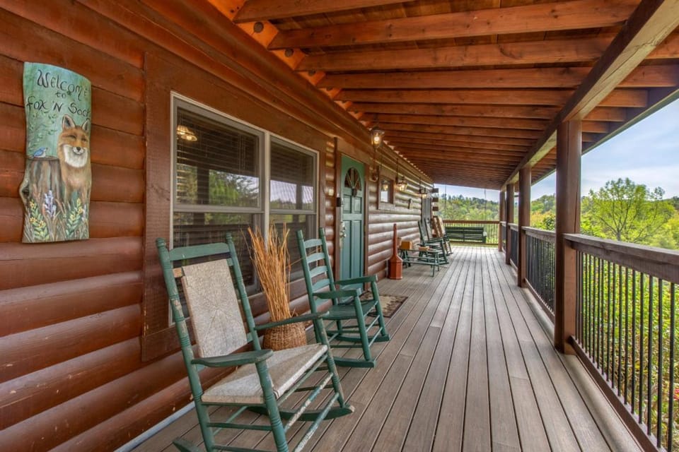 Fox n Socks by Avada Properties House in Pigeon Forge