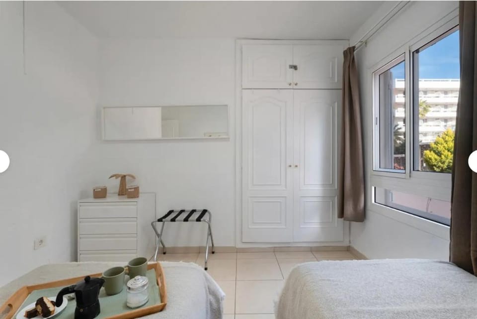 Serene Terrace And Pool Apartment in Playa de las Americas