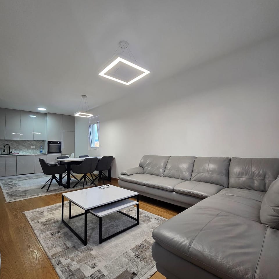 TV and multimedia, Kitchen or kitchenette, Living room, Seating area