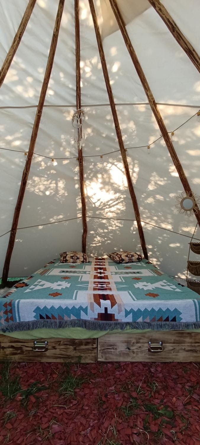 Tee-pee u Honzíka Luxury tent in Czechia