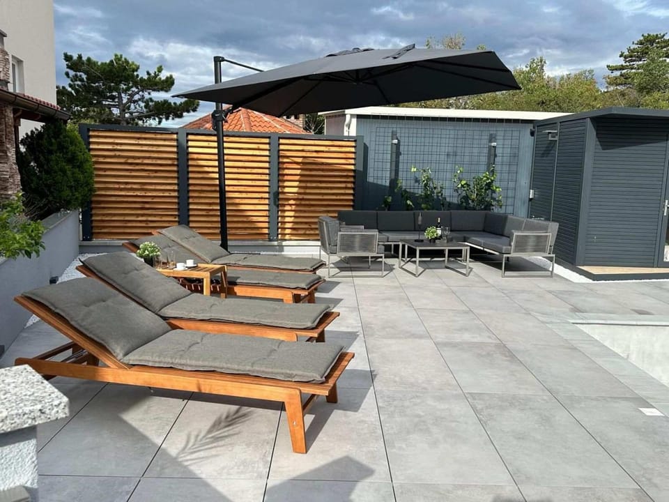 Property building, Patio, Area and facilities