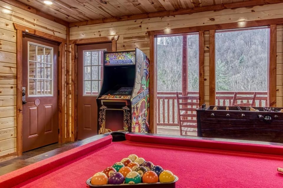 Eat, Drink and Be Beary by Avada Properties House in Sevier County